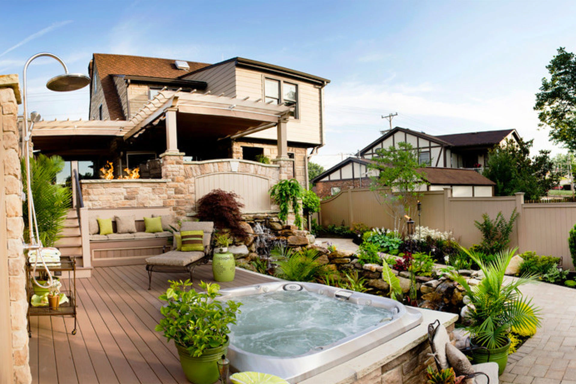 Spa-Den Backyard Retreats: Why Garden Fountains Are Replacing Firepits in 2025